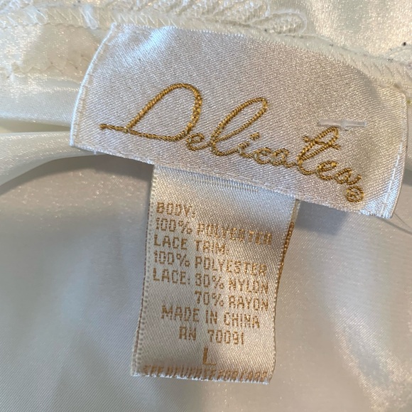 Vintage Delicates lace satiny, baby doll slip dress sleepwear, size large - Picture 3 of 7